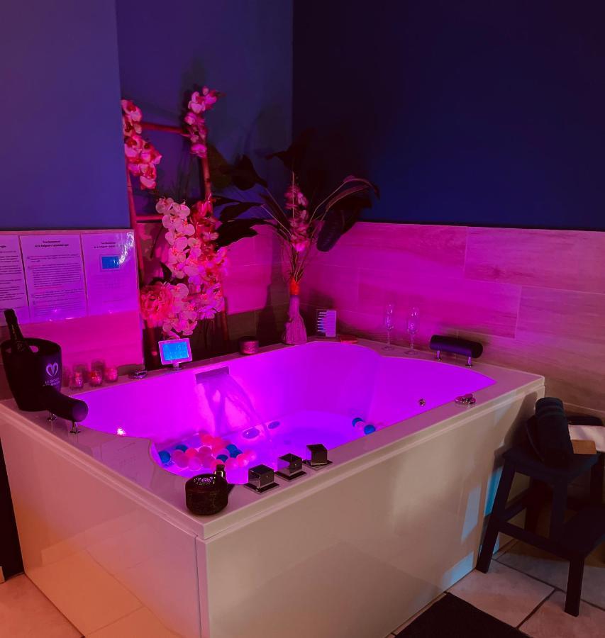 Appartement Jacuzzi 4 Etoiles Beaute - Mbroom Var พูเชต์-ซูราร์ช็องส์ ภายนอก รูปภาพ