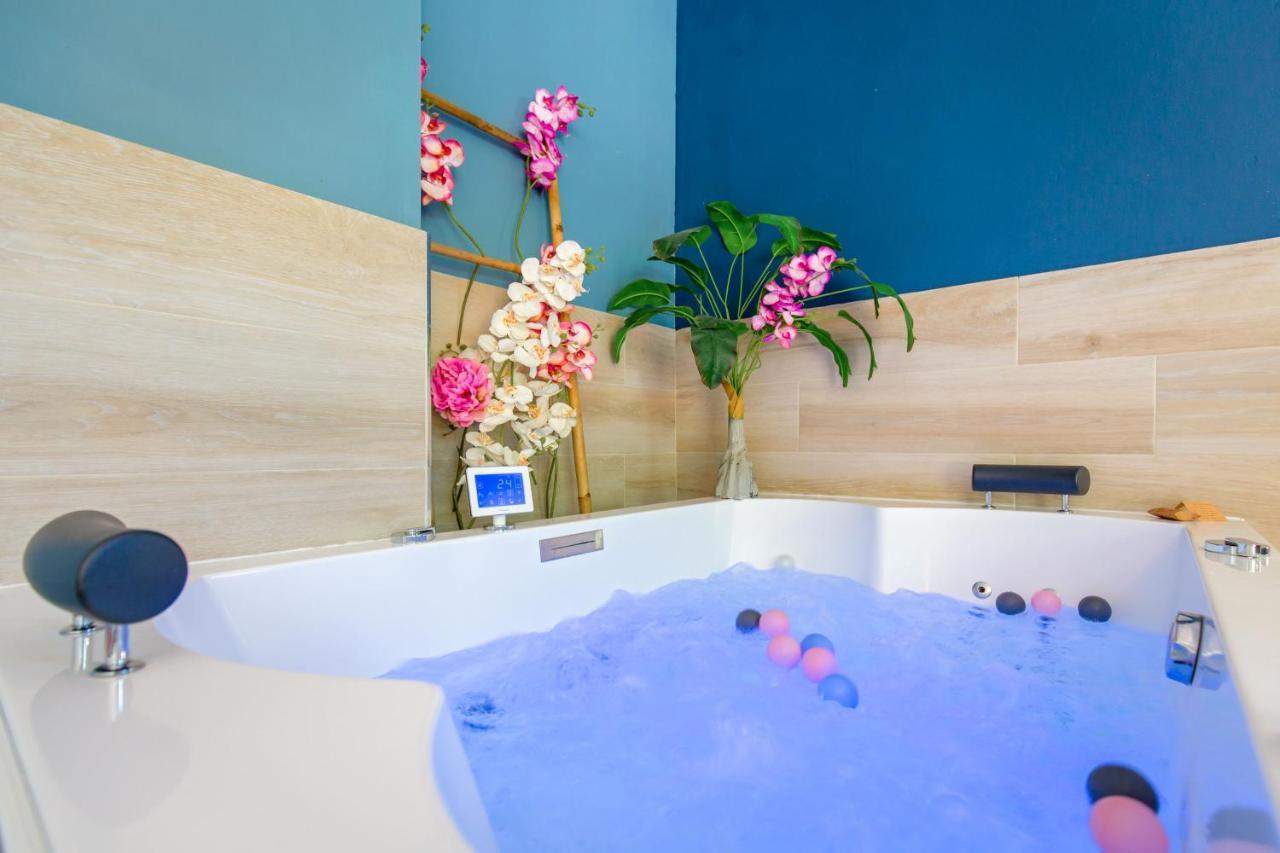Appartement Jacuzzi 4 Etoiles Beaute - Mbroom Var พูเชต์-ซูราร์ช็องส์ ภายนอก รูปภาพ